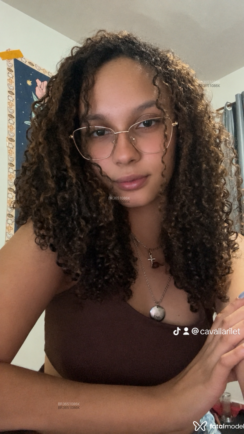 Acompanhante Lexie - Feed