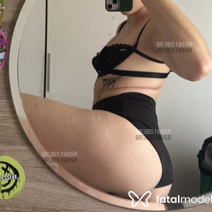 Acompanhante Milla - Feed