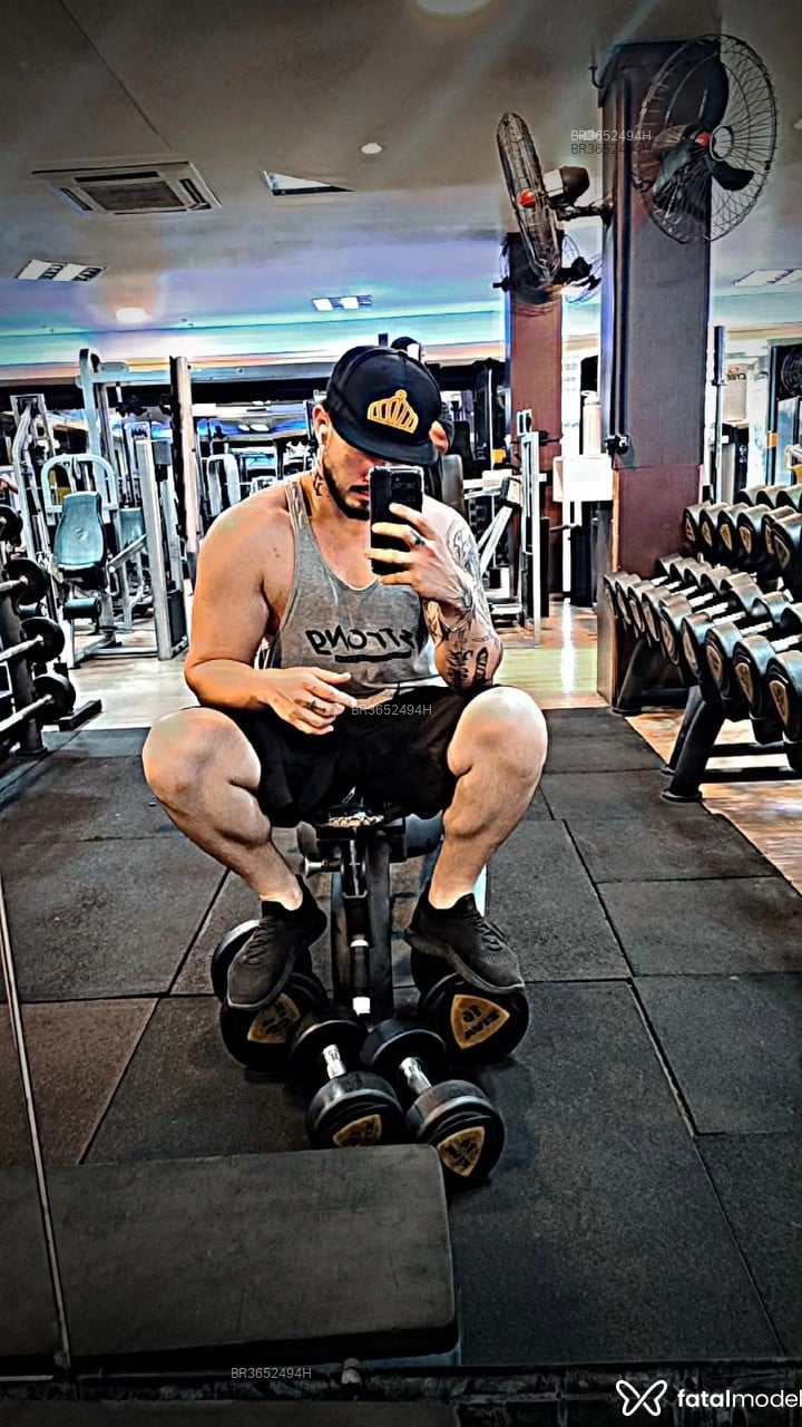 Acompanhante Leandro - Feed