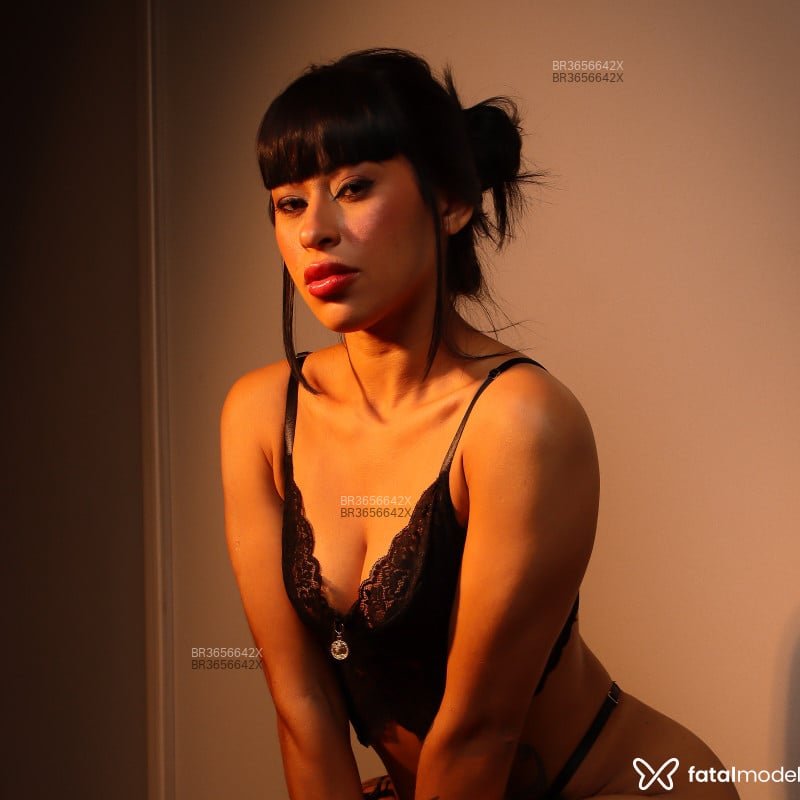 Acompanhante Ayu - Feed