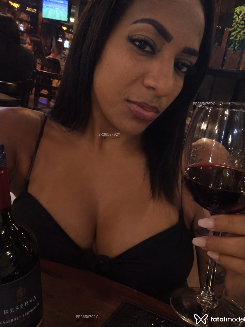 Acompanhante Naninha - Feed