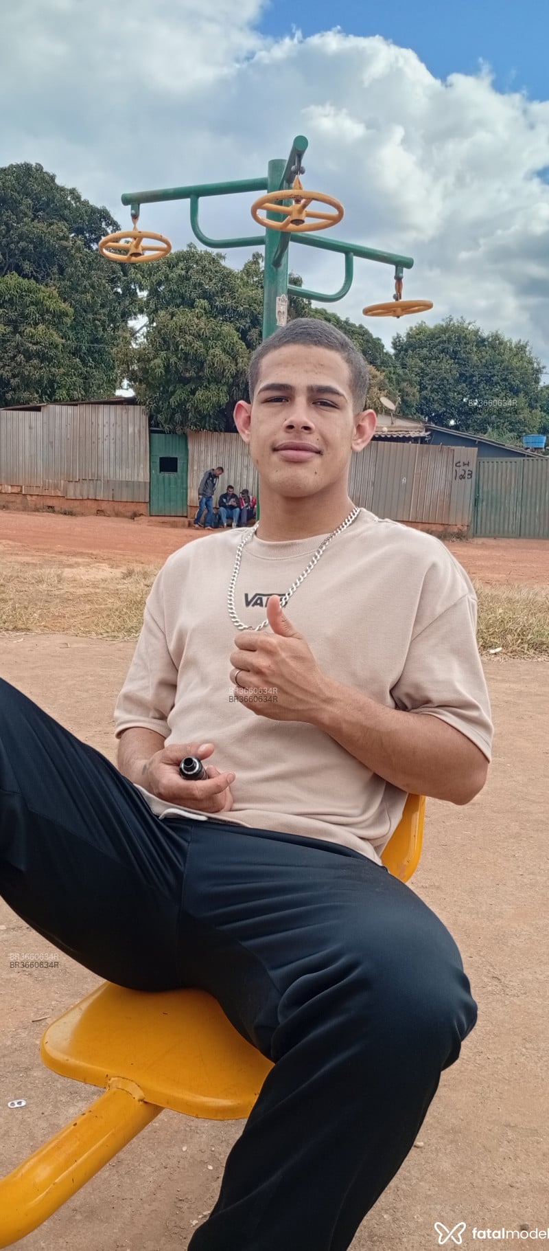 Acompanhante Henrique - Feed