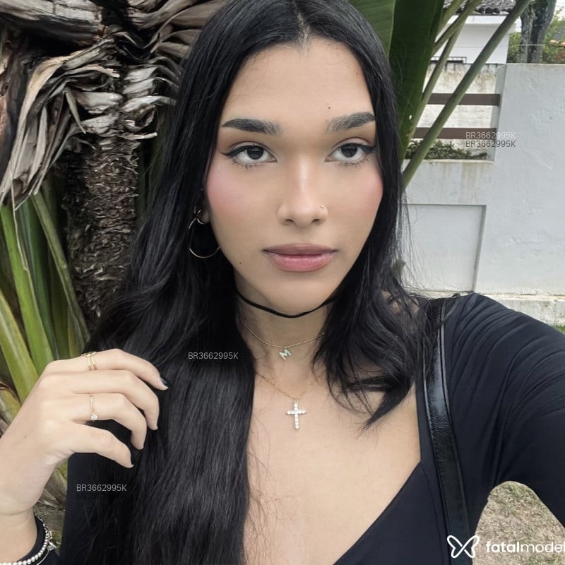 Acompanhante Emilie - Feed