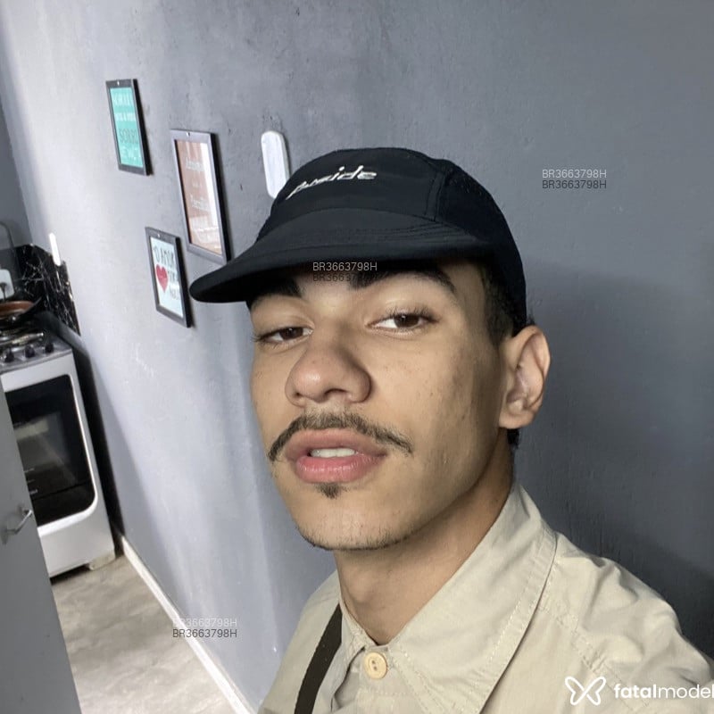 Acompanhante Henrique - Feed