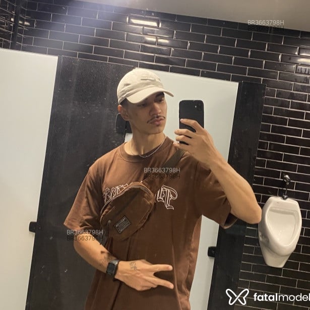 Acompanhante Henrique - Feed