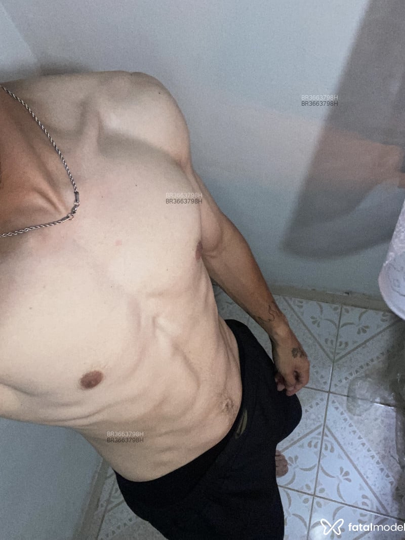 Acompanhante Henrique - Feed