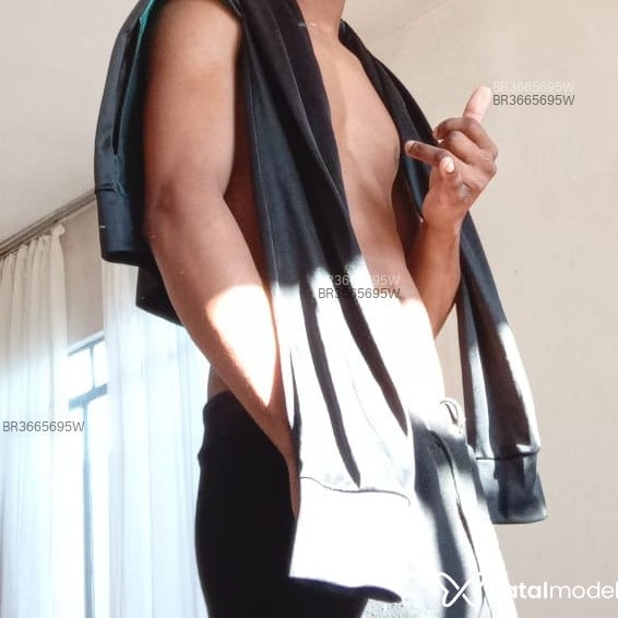 Acompanhante Henrique - Feed