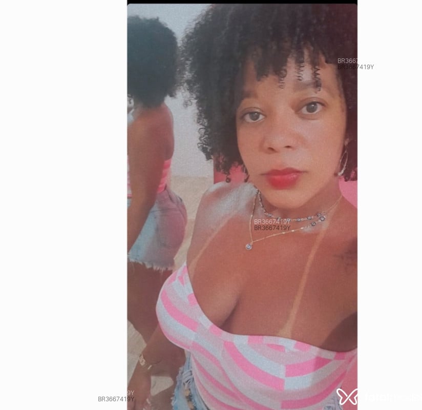 Acompanhante Preta - Feed