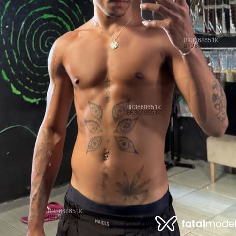 Acompanhante Henrique - Feed