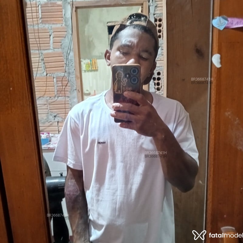 Acompanhante Preto - Feed