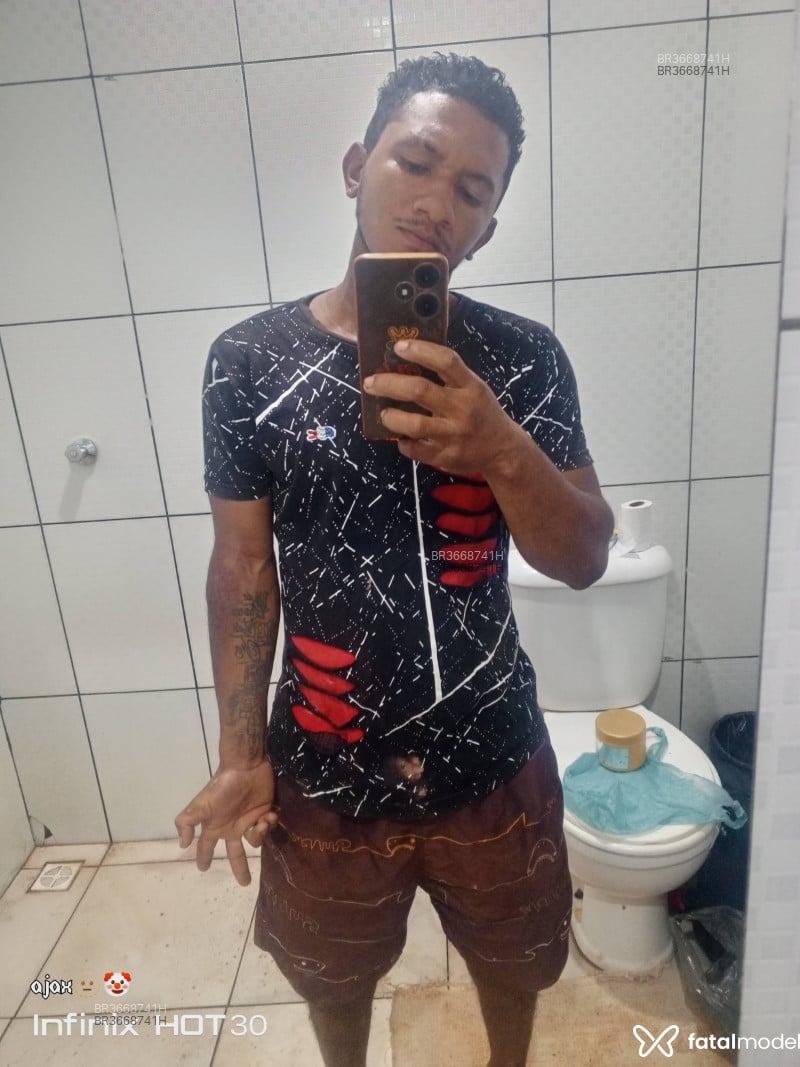 Acompanhante Preto - Feed