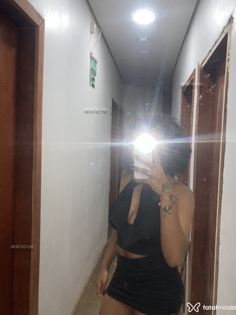 Acompanhante Kimberly - Feed