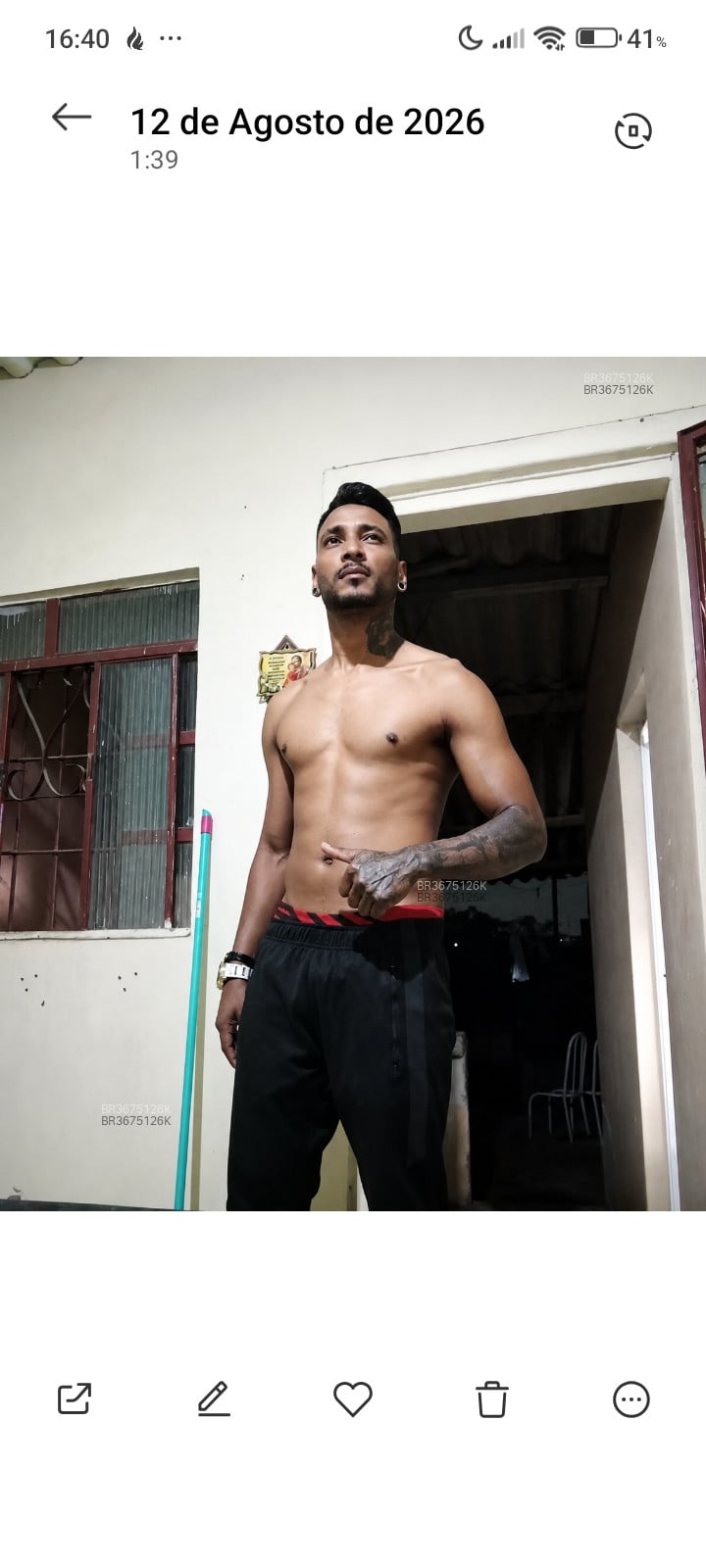 Acompanhante Tesudo - Feed