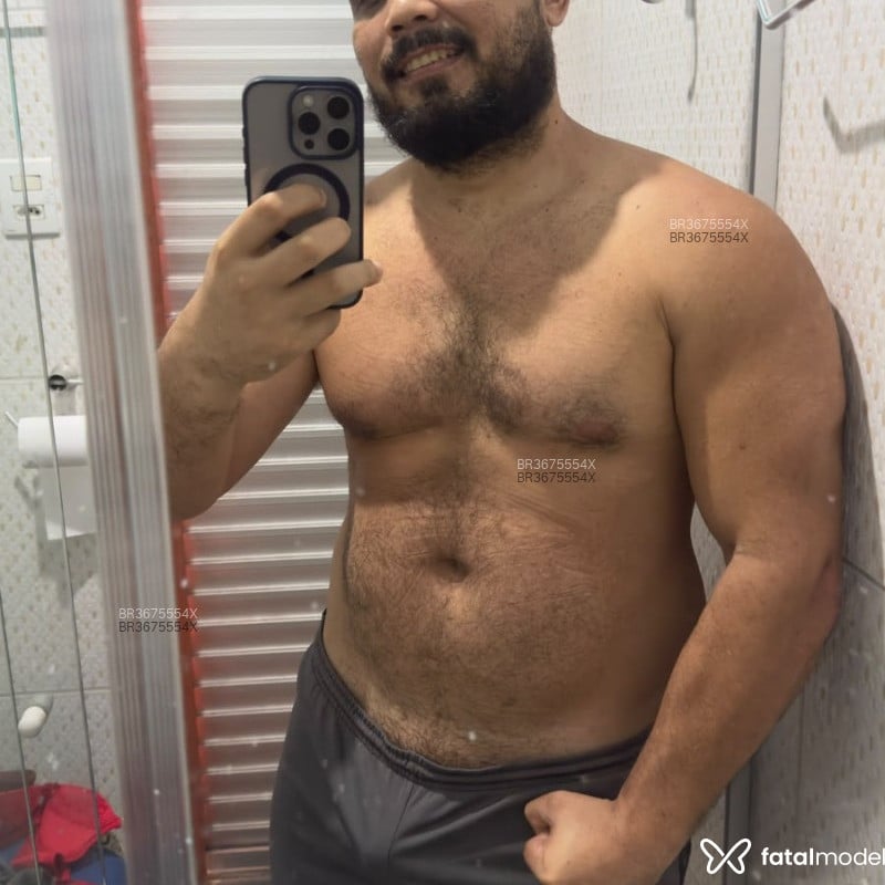 Acompanhante Machoparrudo - Feed