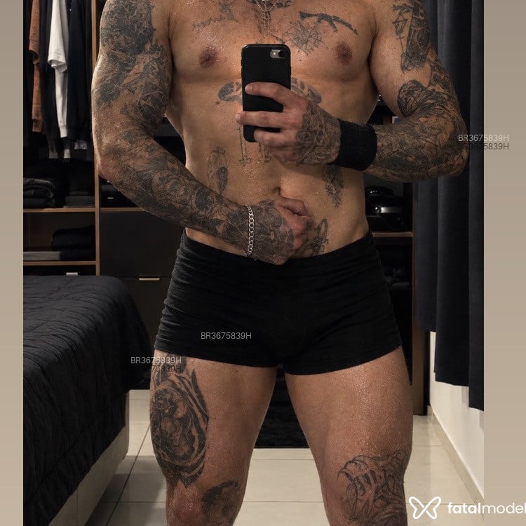 Acompanhante Matt Shadows - Feed