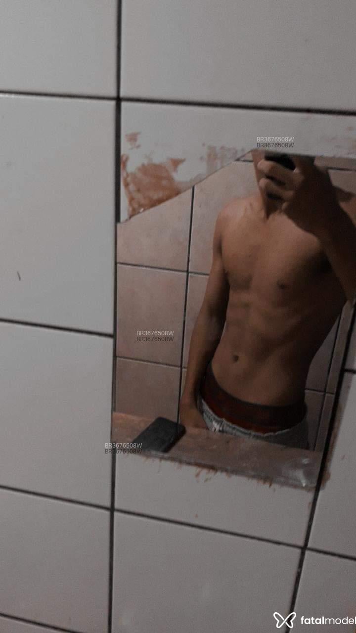 Acompanhante Klivi - Feed