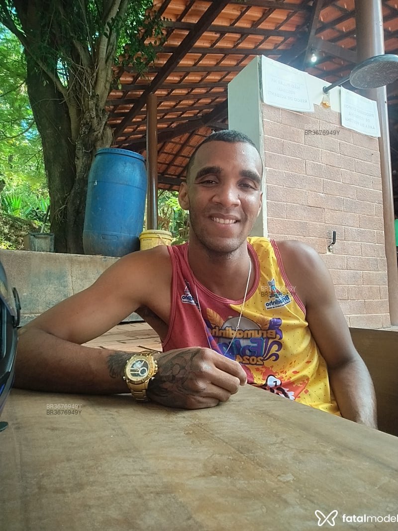 Acompanhante Henrique - Feed
