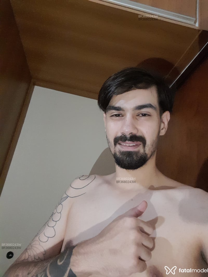 Acompanhante Vitor Henrique - Feed