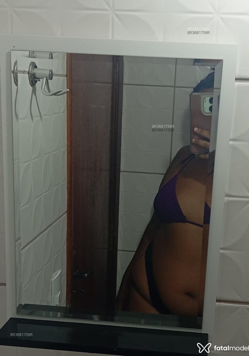 Acompanhante Esther - Feed