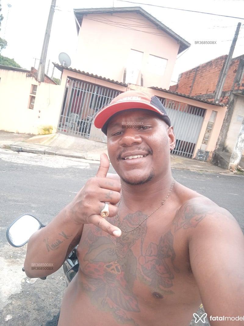 Acompanhante Negro - Feed