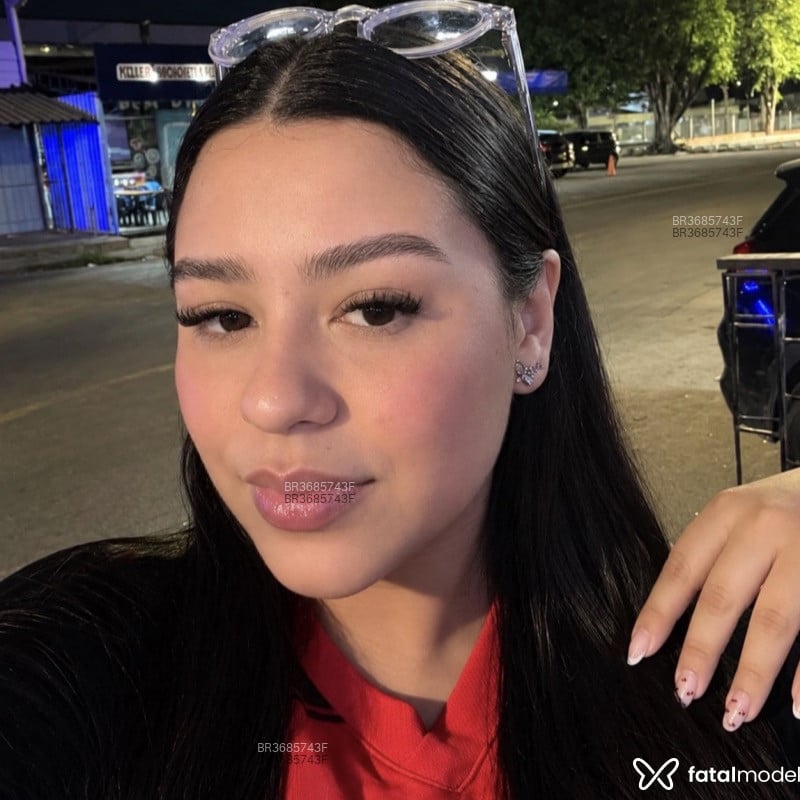 Acompanhante Luiza - Feed