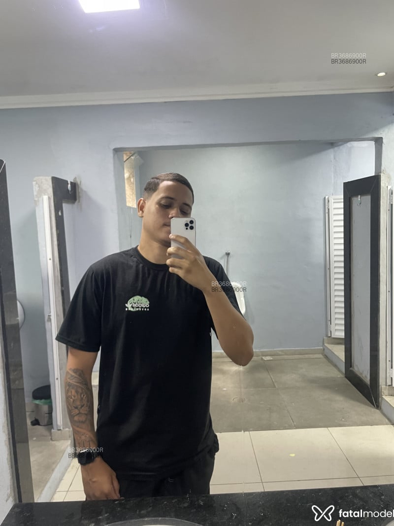 Acompanhante Pedro - Feed