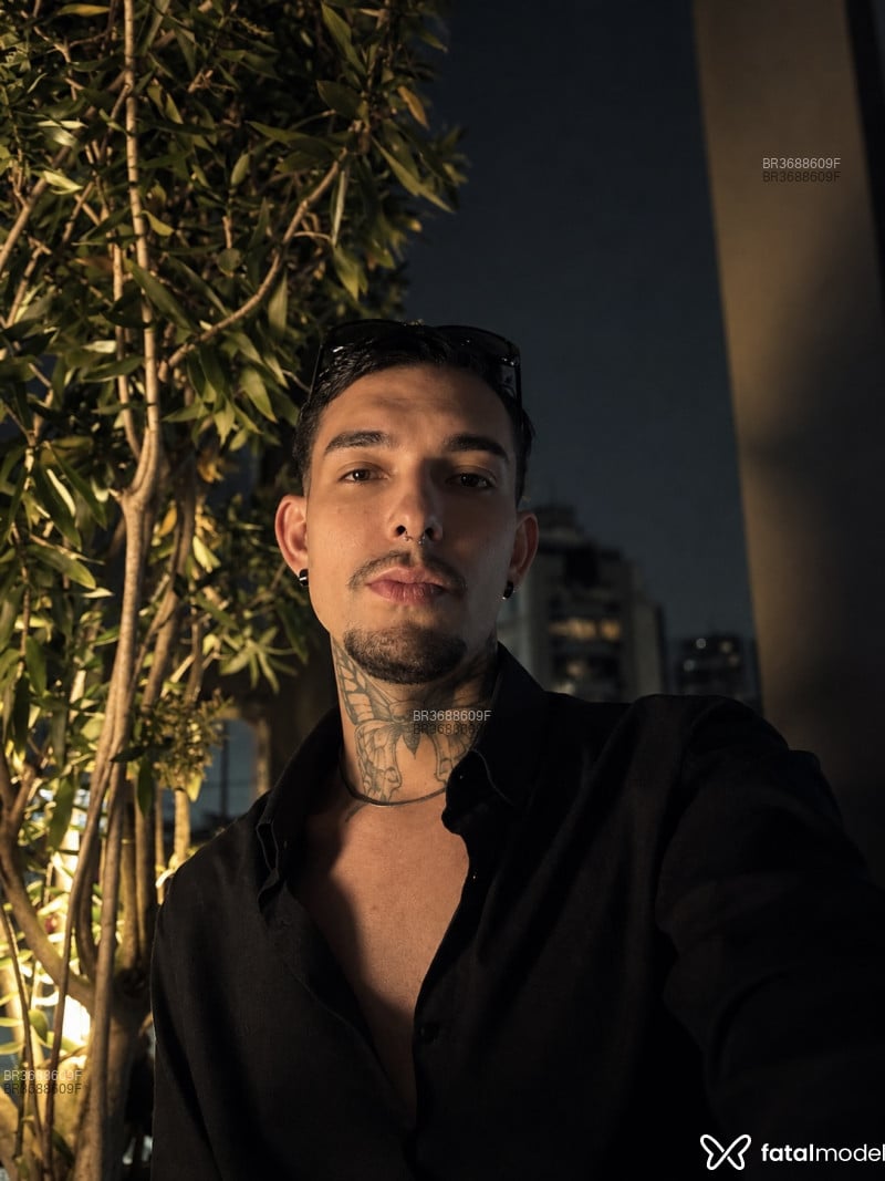 Acompanhante Caíque Dias - Feed