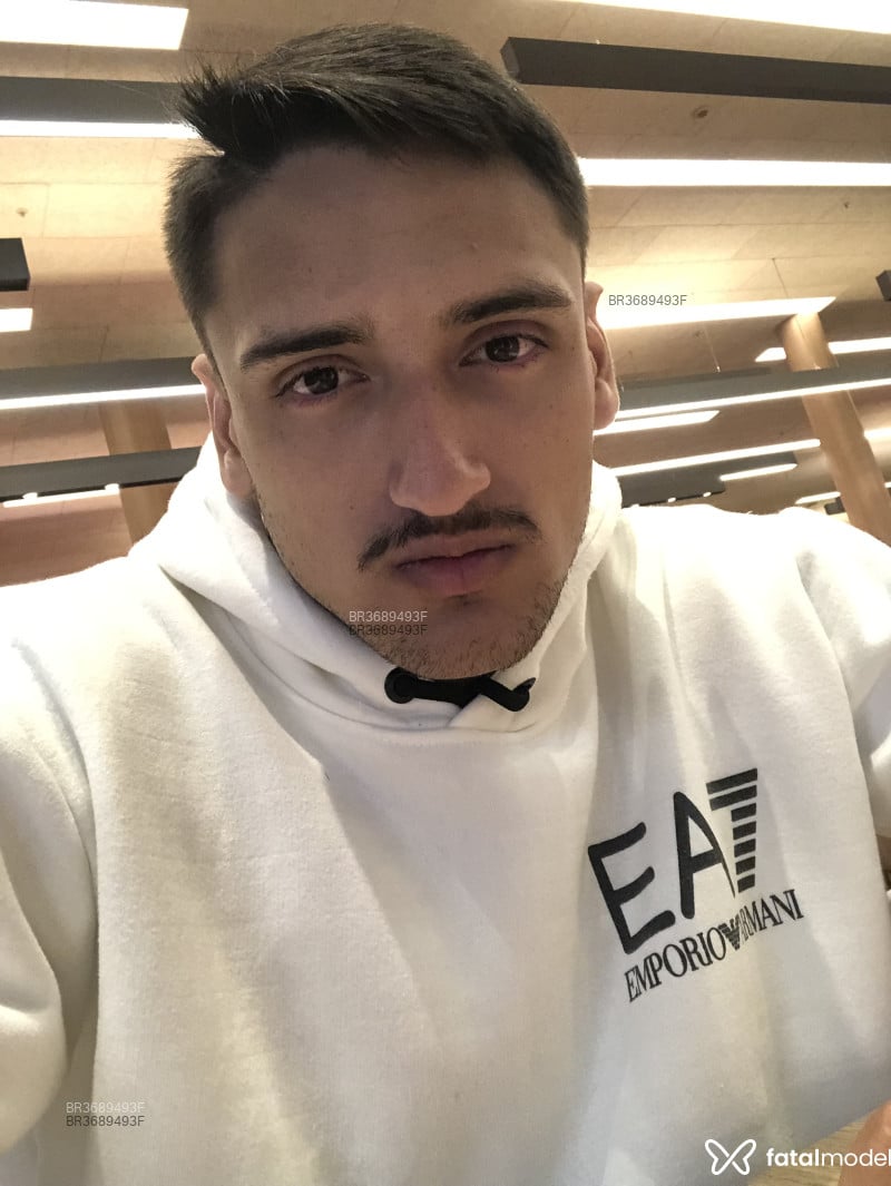Acompanhante Kevin - Feed