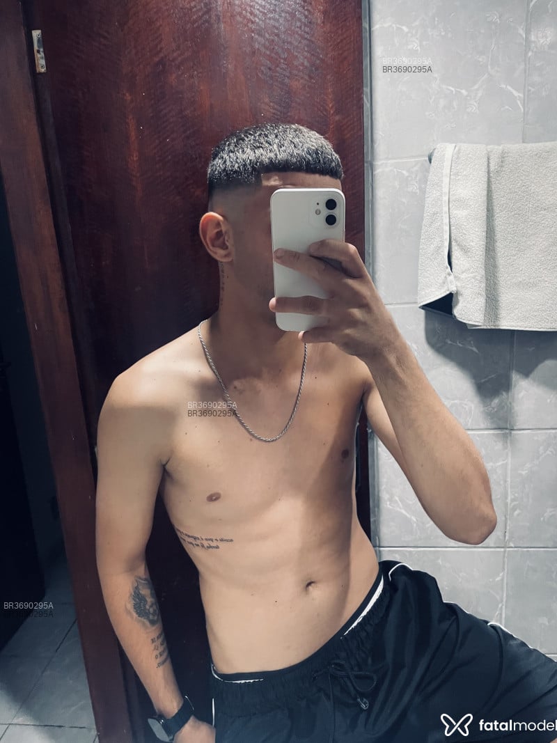 Acompanhante Vitor - Feed