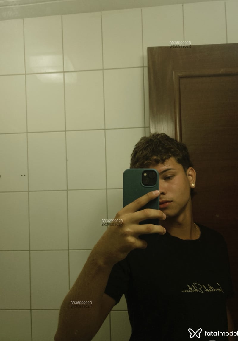 Acompanhante Vinny - Feed