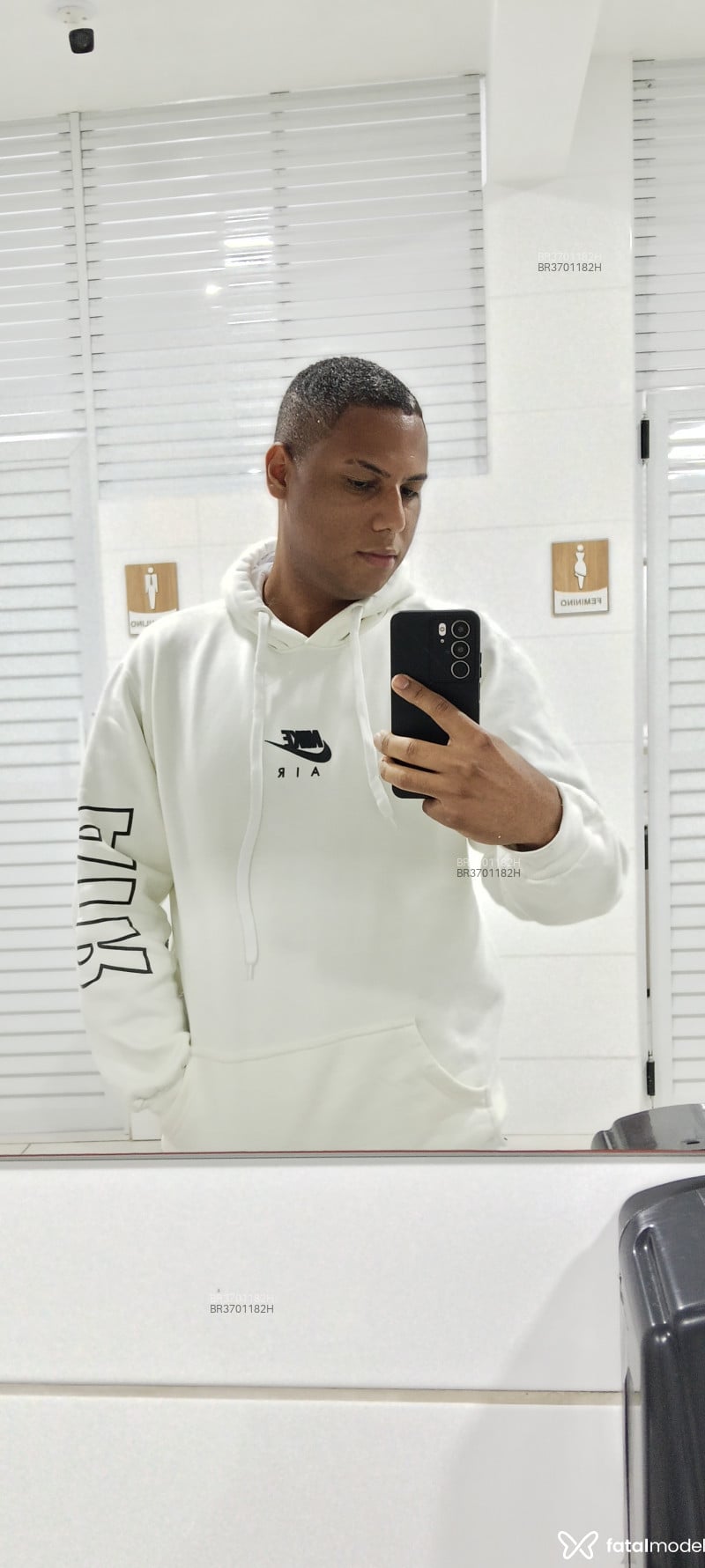 Acompanhante Pretinho - Feed