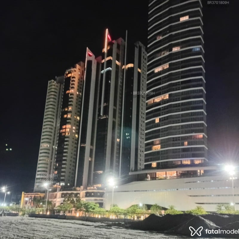 Acompanhante Henrique - Feed