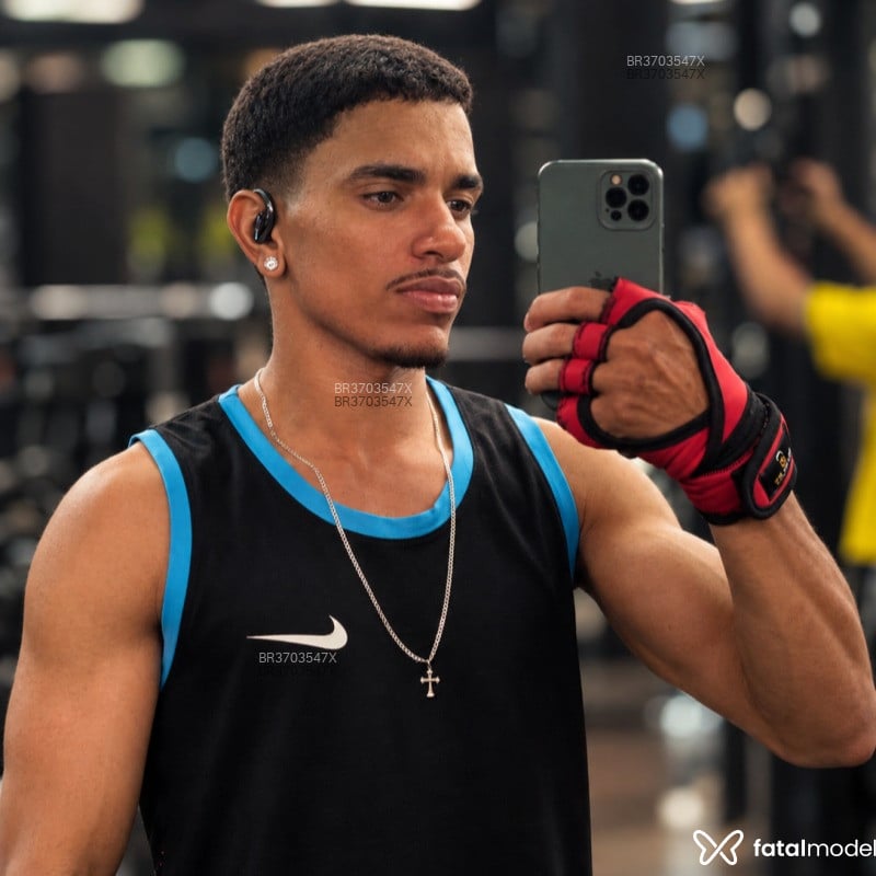 Acompanhante Pretinho - Feed