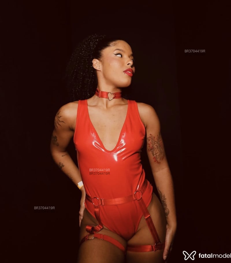 Acompanhante Rebecca - Feed