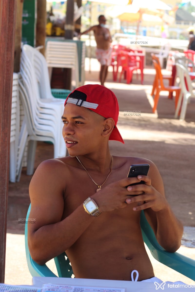 Acompanhante Victor - Feed