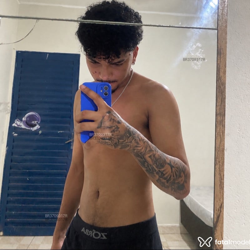 Acompanhante Henrique - Feed