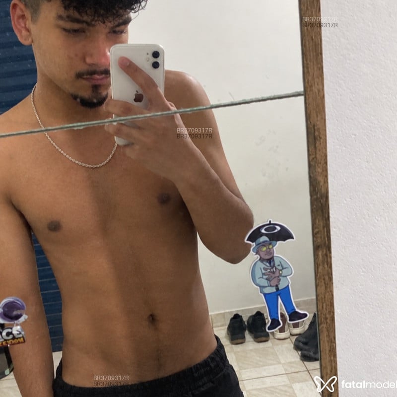 Acompanhante Henrique - Feed