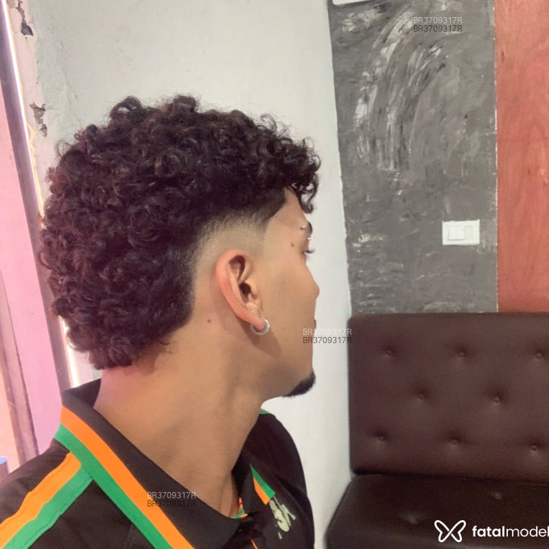 Acompanhante Henrique - Feed