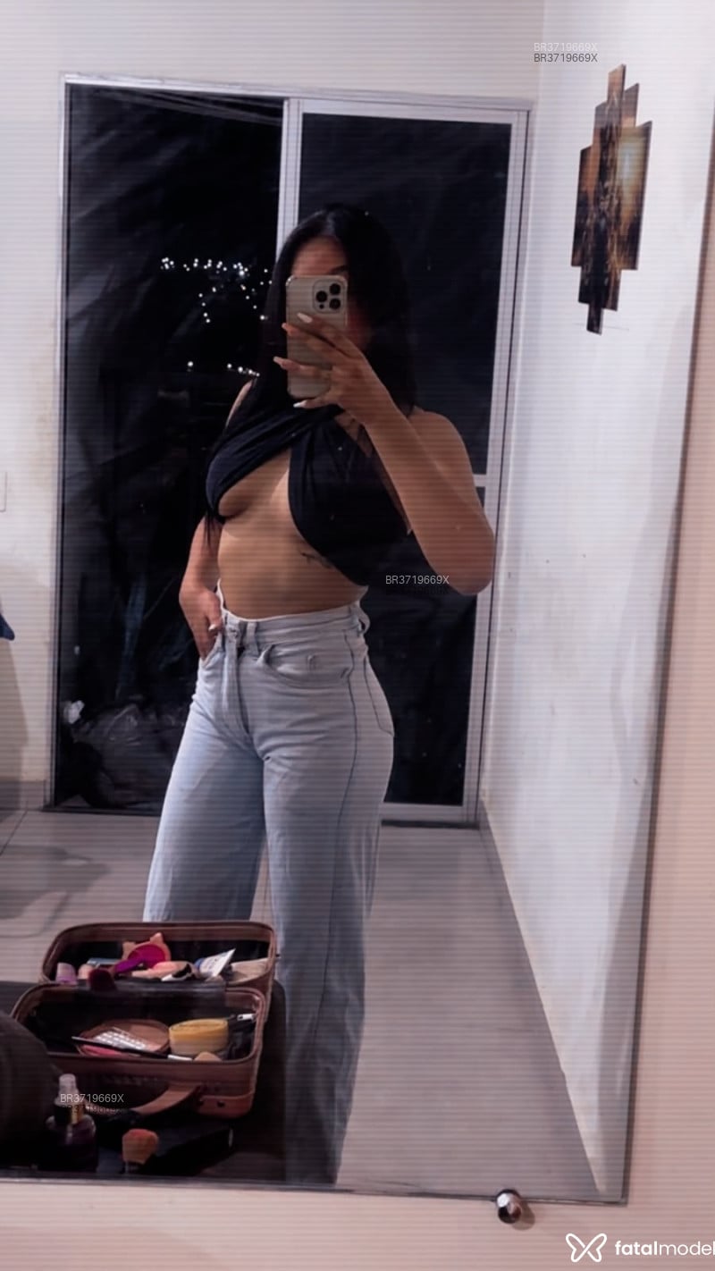 Acompanhante Luiza - Feed