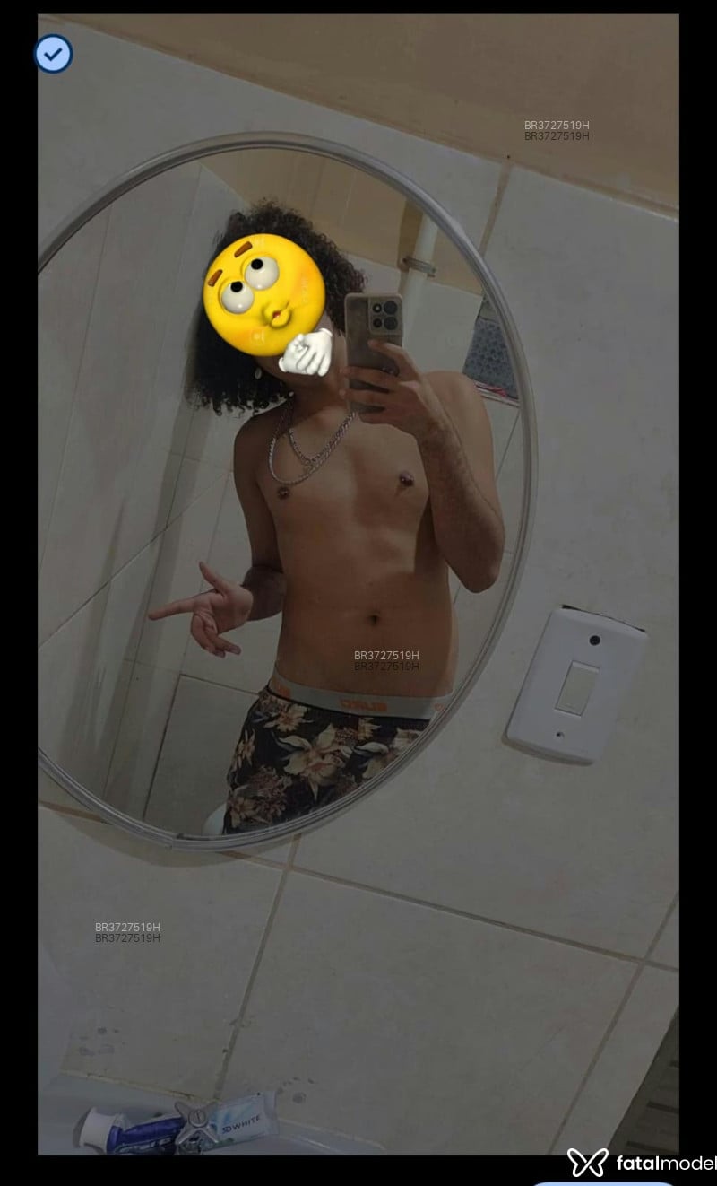 Acompanhante Lukas - Feed