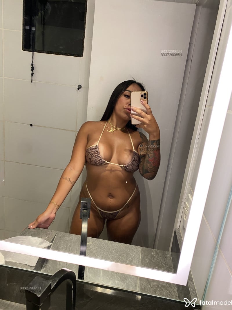 Acompanhante Luiza - Feed