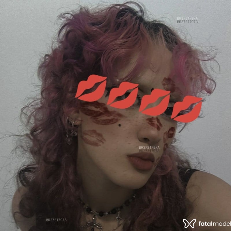 Acompanhante Pinky - Feed