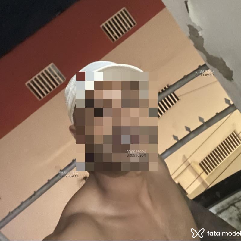Acompanhante Negrinho - Feed