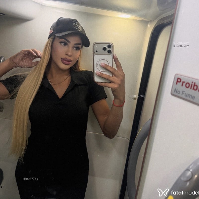 Acompanhante Blondie - Feed