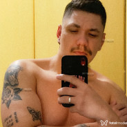Garoto de Programa HomenBi Tatuado em Criciúma