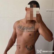Acompanhante Aí negro - Perfil