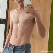 Acompanhante Jota - Perfil