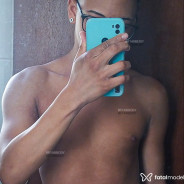 Acompanhante Freddy - Perfil
