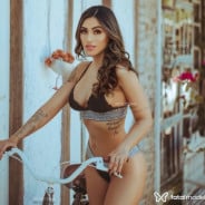 Acompanhante Yá Zamal - Perfil