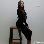 Acompanhante Alee - Perfil